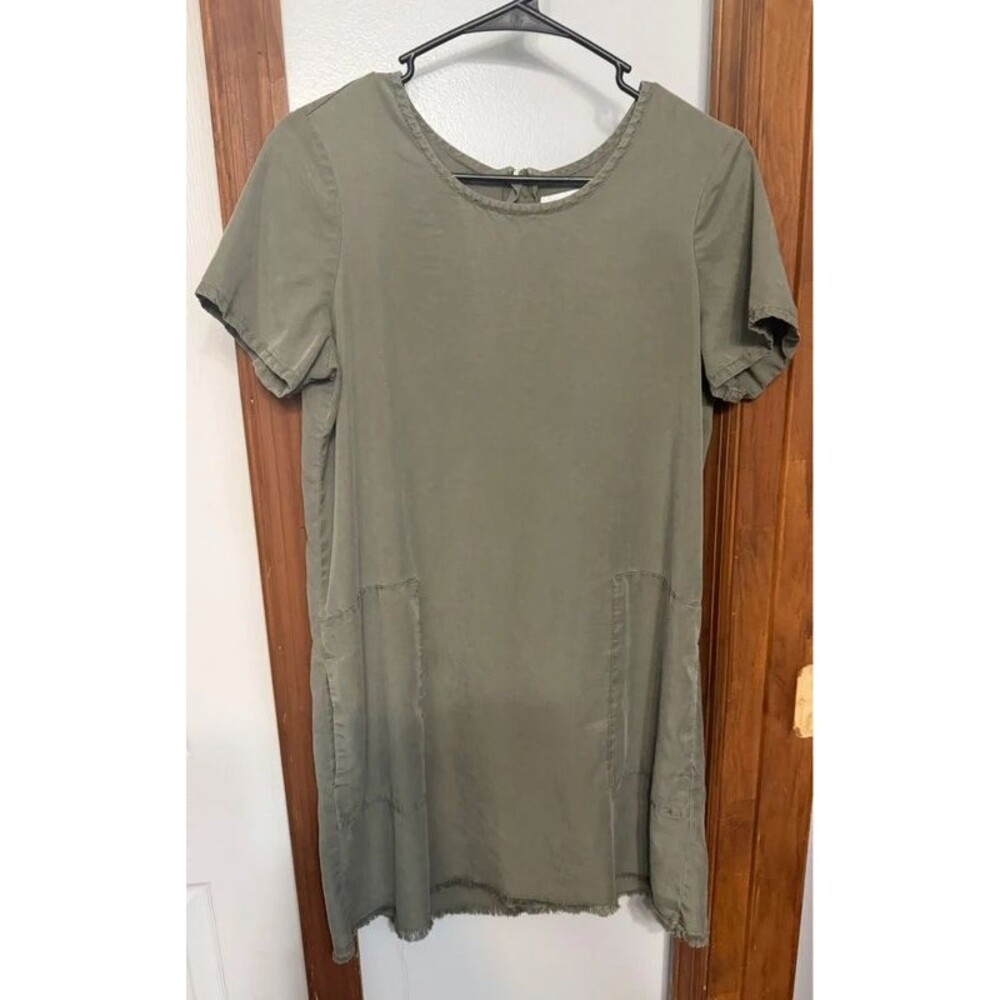 Fourteenth Place Olive Green Tencel Shift Dress Size Medium Pockets Raw Hem A031